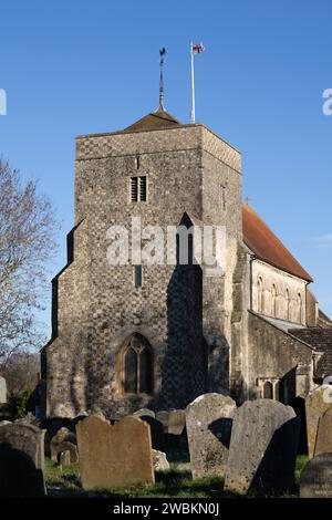 Steyning, West Sussex, Regno Unito - 10 gennaio. Vista della chiesa parrocchiale di St Andrew e St Cuthman a Steyning, West Sussex il 10 gennaio 2024 Foto Stock