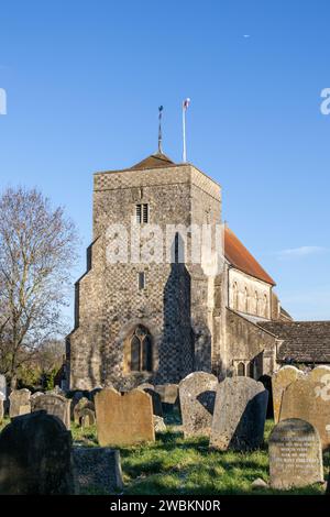 Steyning, West Sussex, Regno Unito - 10 gennaio. Vista della chiesa parrocchiale di St Andrew e St Cuthman a Steyning, West Sussex il 10 gennaio 2024 Foto Stock