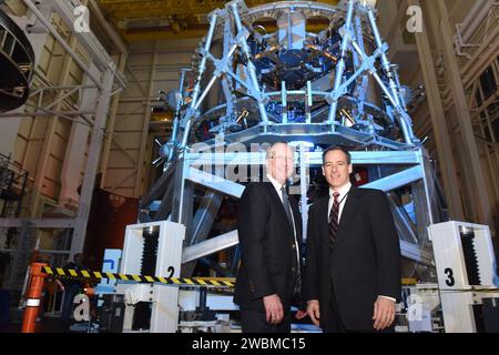 L'articolo European Service Module Structural test (test strutturale del modulo di servizio europeo) si trova presso il Neil A. Armstrong test Facility della NASA Glenn Research Center il 30 novembre 2015 per la valutazione strutturale. Foto Stock