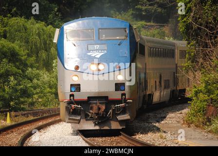 Una foto della Amtrak Capitol Limited che si ferma a Harpers Ferry, West Virginia, sulla strada per union Station in DC, venendo da Chicago. Foto Stock