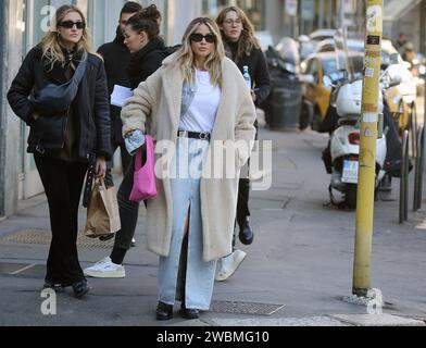 Milan, IT. 11 gennaio 2024. Diletta Leotta cammina nel centro credito: Agenzia fotografica indipendente/Alamy Live News Foto Stock