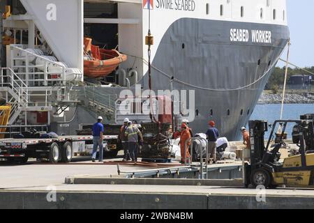 Due motori F-1 dei razzi Saturn V utilizzati nelle missioni Apollo sono stati recuperati dall'Oceano Atlantico dal team di Jeff Bezos e saranno restaurati per essere esposti al pubblico. Foto Stock