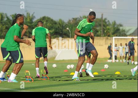 ABIDJAN, COTE D'IVORE - 11 GENNAIO; Oluwasemilogo Ajayi della Nigeria durante l'allenamento in preparazione della partita contro la Coppa d'Africa Foto Stock