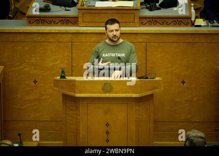 Tallinn, Estonia. 11 gennaio 2024. Il presidente ucraino Volodymyr Zelenskyy si rivolge al Riigikogu, il parlamento dell'Estonia presso l'edificio del Parlamento nel castello di Toompea, l'11 gennaio 2024 a Tallinn, Estonia. Credito: Ucraina Presidenza/Ufficio stampa presidenziale ucraino/Alamy Live News Foto Stock