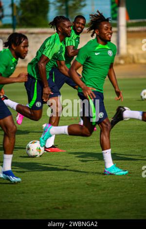 ABIDJAN, COTE D'IVORE - 11 GENNAIO; Chidozie Awaziem della Nigeria durante l'allenamento nigeriano in preparazione alla partita della Coppa d'Africa contro EQ Foto Stock