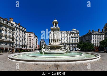 Lione, Francia - 16 agosto 2022: Fontana a Jacobin's Place a Lione, Francia Foto Stock