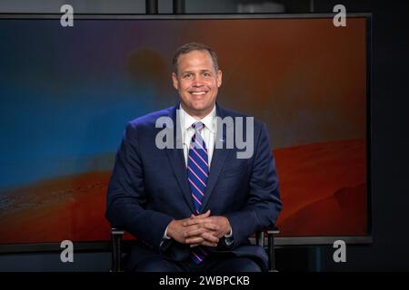 L'amministratore della NASA Jim Bridenstine ha partecipato a un briefing pre-lancio al Kennedy Space Center il 27 luglio 2020, in vista del lancio del Mars 2020 Perseverance rover il 30 luglio a bordo di un razzo Atlas V della United Launch Alliance. Foto Stock