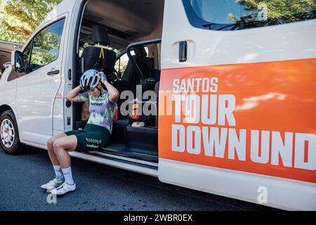 Adelaide, Australia. 12 gennaio 2024. Foto di Zac Williams/SWpix.com - 12/01/2024 - Cycling - 2024 Women's Tour Down Under - Stage 1: Da Hahndorf a Cambelltown (93 km) - Team Lifeplus Wahoo. Credito: SWpix/Alamy Live News Foto Stock