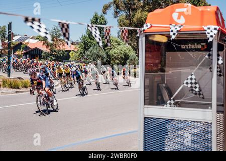 Adelaide, Australia. 12 gennaio 2024. Foto di Zac Williams/SWpix.com - 12/01/2024 - Ciclismo - 2024 Women's Tour Down Under - fase 1: Da Hahndorf a Cambelltown (93 km) - Georgie Howe, Jayco Alula. Credito: SWpix/Alamy Live News Foto Stock