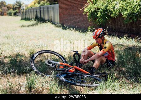 Adelaide, Australia. 12 gennaio 2024. Foto di Zac Williams/SWpix.com - 12/01/2024 - Ciclismo - 2024 Tour femminile Down Under - fase 1: Da Hahndorf a Cambelltown (93 km) - Team St Michel - Mavic - Auber93. Credito: SWpix/Alamy Live News Foto Stock