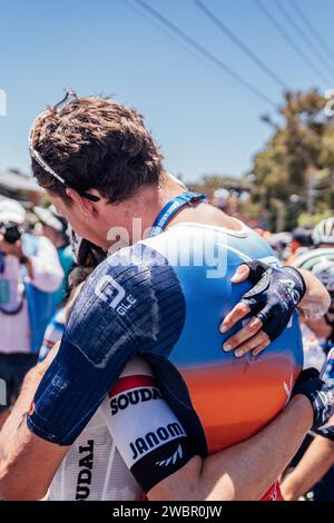 Adelaide, Australia. 12 gennaio 2024. Foto di Zac Williams/SWpix.com - 12/01/2024 - Ciclismo - 2024 Women's Tour Down Under - fase 1: Da Hahndorf a Cambelltown (93 km) - Ally Wollaston, AG assicurazione - Soudal Team e Kelland o'Brien credito: SWpix/Alamy Live News Foto Stock