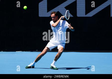 Melbourne, Victoria, Australia. 12 gennaio 2024. MELBOURNE, AUSTRALIA - 12 GENNAIO: Atmosfera davanti all'Australian Open 2024 al Melbourne Park il 12 gennaio 2024 a Melbourne, Australia. (Immagine di credito: © Chris Putnam/ZUMA Press Wire) SOLO USO EDITORIALE! Non per USO commerciale! Foto Stock