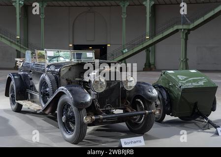 Parigi, Francia - Bonhams 2020 vendita al Grand Palais di Parigi. Focus su un Phaeton convertibile Hispano-Suiza H6B 1926 blu. Numero di telaio 301424. Foto Stock