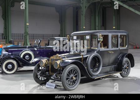 Parigi, Francia - Bonhams 2020 vendita al Grand Palais di Parigi. Concentrati su una berlina nera Brasier da 16 CV 1913. Numero di telaio 212. Foto Stock