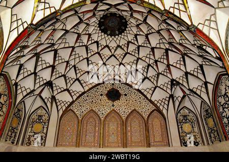 La Casa storica Tabatabai, casa museo storica costruita intorno al 1880 a Kashan, Iran, per la ricca famiglia Tabātabāei Foto Stock