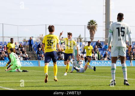 San Pedro del Pinatar, Spagna. 12 gennaio 2024. Casper Terho (17) dell'Union Saint-Gilloise festeggia il suo gol (0-2) durante una partita di calcio amichevole tra FC St Gallen e Royale Union Saint-Gilloise venerdì 11 gennaio 2024 a San Pedro del Pinatar, in Spagna. Credito: Sportpix/Alamy Live News Foto Stock