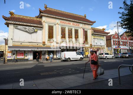 29 agosto 2022: Southall, nel quartiere di Ealing nella zona ovest di Londra, ospita la più grande comunità punjabi al di fuori del subcontinente indiano. È diventato un centro della cultura asiatica nel Regno Unito, spesso indicato come Little India. Foto Stock