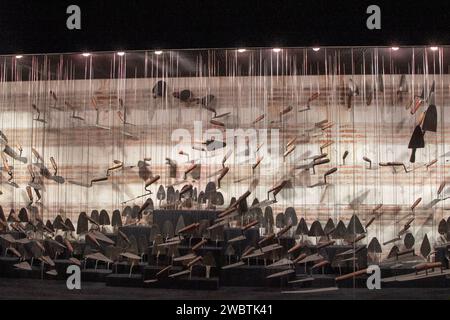 Un volo di caviglie in un'esposizione fantasiosa alla Maison de l'Outil (museo degli attrezzi) a Troyes, in Francia. Foto Stock