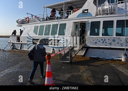 Imbarco sul traghetto Petrel per Ile de Sein, Sainte-Evette, Audierne-Esquibien, Finistere, Bretagne, Francia, Europa Foto Stock