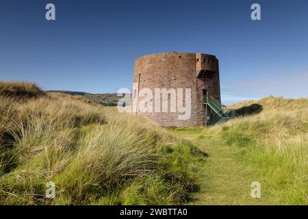 Torre martello a Magilligan Point, contea di Londonderry, Irlanda del Nord Foto Stock