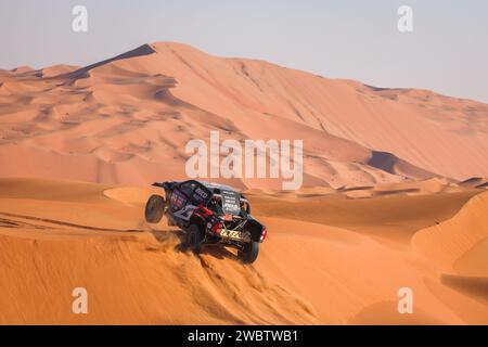 243 BOTTERILL Guy David (zaf), CUMMINGS Brett (zaf), Toyota Gazoo Racing, Toyota GR DKR Hilux, FIA Ultimate, azione durante la fase 6 « 48 ore Chrono » della Dakar 2024 dall'11 al 12 gennaio 2024 intorno a Subaytah, Arabia Saudita - foto Antonin Vincent/DPPI Credit: DPPI Media/Alamy Live News Foto Stock