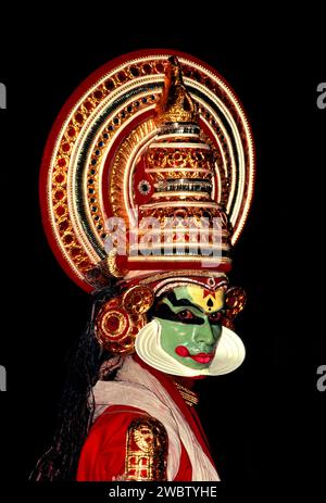 Kathakali ritratto di un ballerino maschio in Kerala India Foto Stock