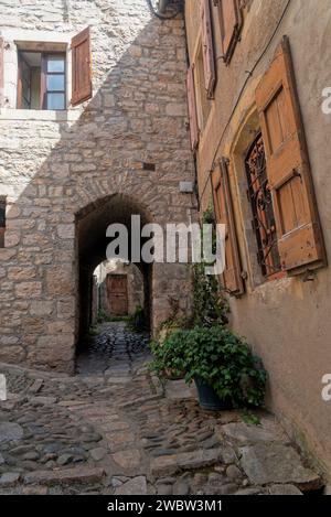 le Village médieval de Sainte enimie au coeur de la vallée du Tarn et l'étonnant Village de Castelbouc - il borgo medievale di Sainte enimie Foto Stock