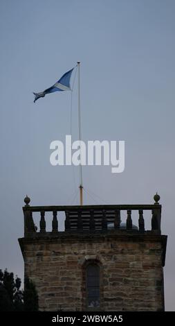 Il Saltire in cima alle Burgh Hall, Linlithgow Foto Stock