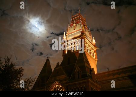 Cambridge, Massachusetts, USA Memorial Hall, completato nel 1870 presso l'Università di Harvard, Cambridge, Massachusetts, (Rick Friedman) Foto Stock