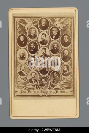 Collage di ritratti in miniatura dei partecipanti al congresso di Berlino del 1878, Anonymous, 1878 Fotocollage. Visita il cartoncino di Berlino. L'albume di carta stampa politico, ad esempio il leader del partito Berlin Foto Stock