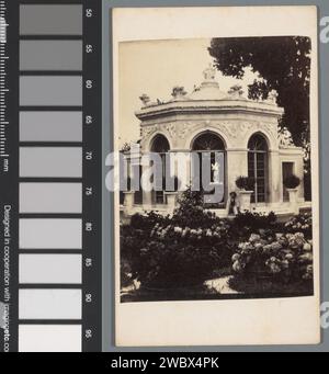 BloEmentempel in De Tuin Van Villa Durazzo -Pallavicini, Genua, C. Hodcend, 1855 - 1885 Fotografia. Visita scheda ginocchio cartoncino. Stampa albumen di carta casa estiva, mandrino, casa-giardino (olandese: 'Theekoepel') Villa Durazzo-Pallavicini Foto Stock