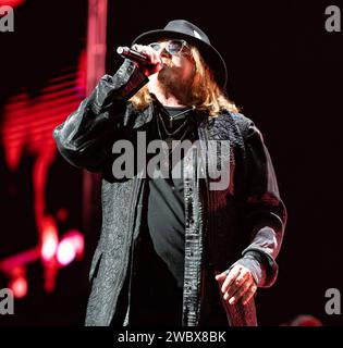 Der US-amerikanischer Rocksänger von der Band Toto bei der Night of the Proms Tour 2023 a München. München Olympiahalle Bayern Deutschland *** il cantante rock statunitense della band Toto at the Night of the Proms Tour 2023 a Monaco di Baviera Olympic Hall Baviera Germania Foto Stock