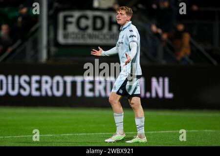 Den Haag, Nederland. 12 gennaio 2024. DEN HAAG, NEDERLAND - 12 GENNAIO: Simon Colyn dei De Graafschap gestures durante il Keuken Kampioen Divisie match tra ADO Den Haag e De Graafschap al Bingoal Stadion il 12 gennaio 2024 a Den Haag, Nederland. (Foto di Hans van der Valk/Orange Pictures) credito: Orange Pics BV/Alamy Live News Foto Stock