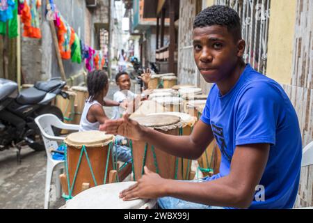 La Fondazione Tumac lavora da 50 anni per preservare la conoscenza tradizionale delle comunità afro-discendenti nel Pacifico meridionale colombiano Foto Stock