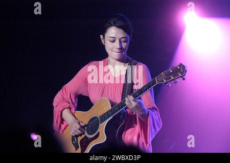 Cortemaggiore PC Italia 2003-01-15: Carmen Consoli, cantante italiana, durante il concerto dal vivo Foto Stock