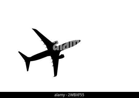 Aereo passeggeri che passa attraverso le nuvole. Foto Stock