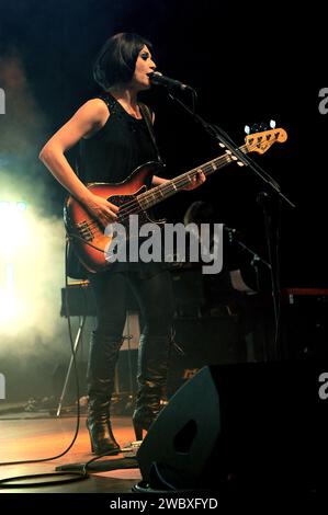 Milano Italia 2010-03-04: Carmen Consoli, cantante italiana, durante il concerto dal vivo all'Alcatraz Foto Stock