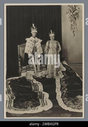 Doppio ritratto di re Giorgio vi del Regno Unito e della regina Elisabetta nella loro incoronazione, Anonymous, in o dopo il 1937 fotografare Londra supporto fotografico stampa gelatina argento incoronazione di un sovrano. sovrano, sovrano Foto Stock