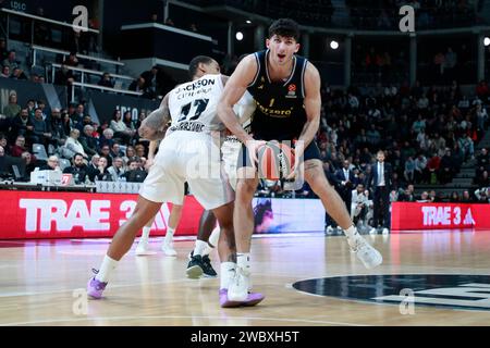 Villeurbanne, Francia. 12 gennaio 2024. Gabriele PROCIDA di Alba Berlin e Edwin JACKSON di Lione durante la partita di basket Turkish Airlines EuroLeague tra LDLC ASVEL Villeurbanne e Alba Berlin il 12 gennaio 2024 all'Astroballe di Villeurbanne, Francia - foto Romain Biard/Isports/DPPI Credit: DPPI Media/Alamy Live News Foto Stock