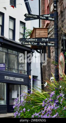 Ross on Wye, Herefordshire, Ing 24 settembre 2023: La città vanta un mix di stili architettonici con strade strette, vecchi edifici in mattoni e pietra. Foto Stock