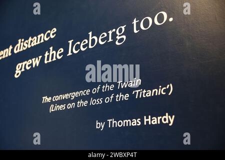 Titanic Belfast, un'attrazione turistica leader a livello mondiale che racconta la storia di RMS Titanic dal suo inizio fino alla sua tragica fine nel 1912, Regno Unito Foto Stock