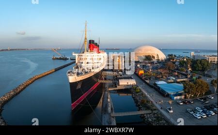 Vista aerea del transatlantico RMS Queen Mary, Long Beach, CA. Foto Stock