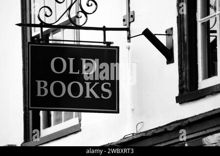 Ross on Wye, Herefordshire, Ing. 24 settembre 2023: The Ross Old Book Shop on High Street è un edificio classificato di grado II risalente al 1560, Foto Stock