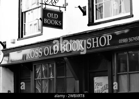 Ross on Wye, Herefordshire, Ing. 24 settembre 2023: The Ross Old Book Shop on High Street è un edificio classificato di grado II risalente al 1560, Foto Stock