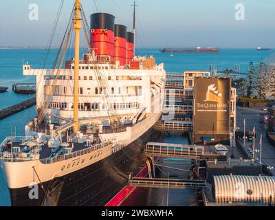 Vista aerea del transatlantico RMS Queen Mary, Long Beach, CA. Foto Stock