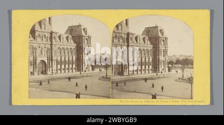 Veduta di Place de l'Hôtel-de-Ville a Parigi, Anonimo, c. 1850 - c. 1875 stereografo di Parigi cartone. supporto fotografico per la stampa di facciate in albume (di abitazioni o edifici). townhall. quadrato, luogo, circo, ecc. Place de l'Hotel-de-Ville Foto Stock