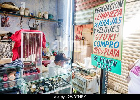 Merida Mexico, centro storico, centro storico, negozi, negozi, mercati commerciali, vendita, acquisto, shopping, economia, negozio Foto Stock