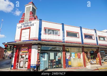Merida Mexico, centro storico, edificio Las Monjas, Calle 63, minimarket Oxxo, negozio di alimentari, negozio di alimentari Bodega, esterno esterno Foto Stock