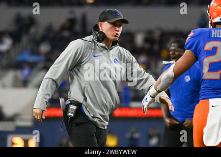 Il capo-allenatore dei Boise State Broncos Spencer Danielson durante il LA Bowl, sabato 7 dicembre 2023, a Inglewood, calib. Gli UCLA Bruins sconfissero i Boise State Broncos 35-22. (Dylan Stewart/immagine dello sport) Foto Stock