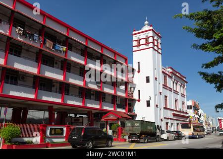 George Town, Penang, Malesia - 10 gennaio 2024: Edificio della stazione dei vigili del fuoco a George Town, Penang, Malesia. Foto Stock